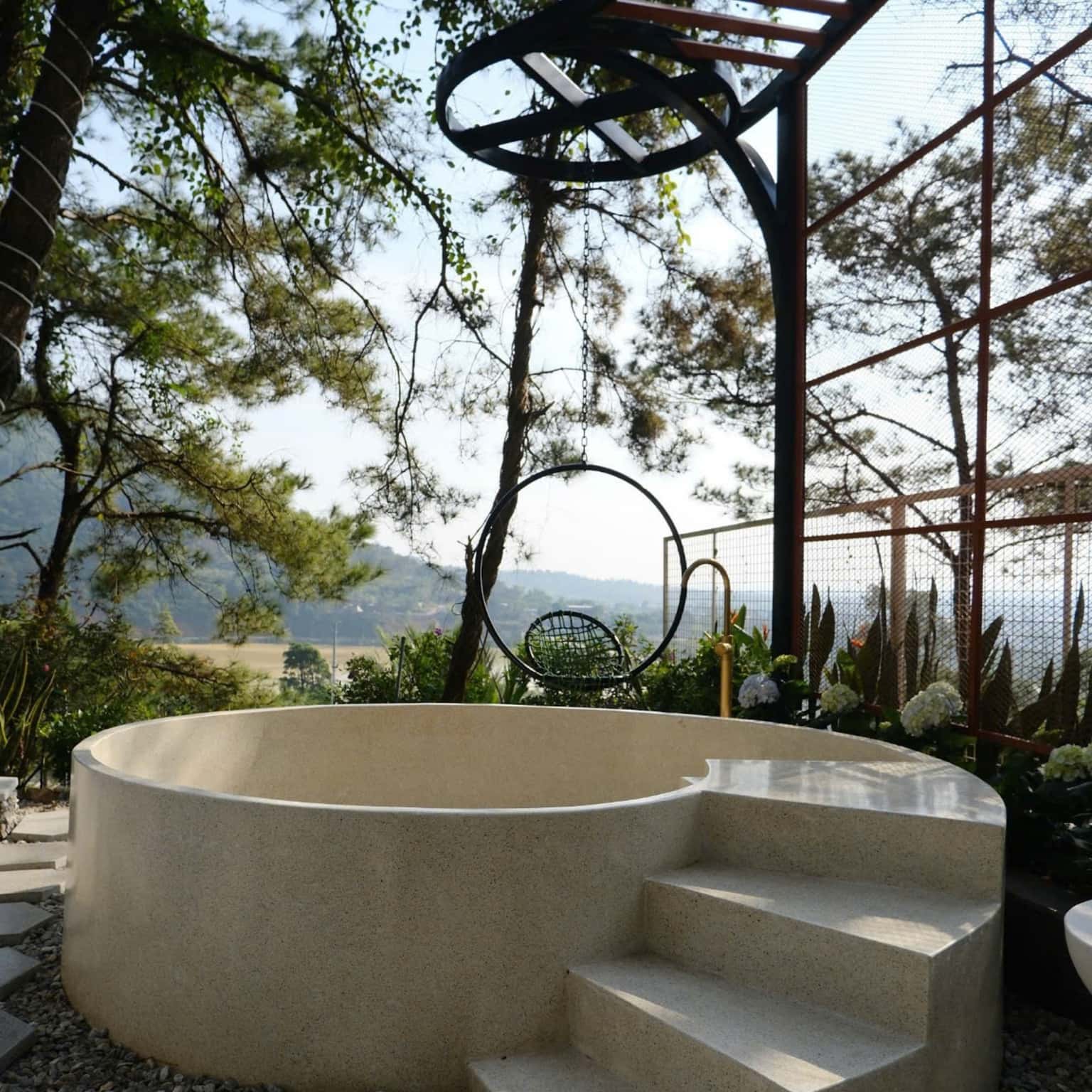 Bung Bame (Thái Bảo Retreat) at Hồ Đồng Đò, Sóc Sơn — photo 9