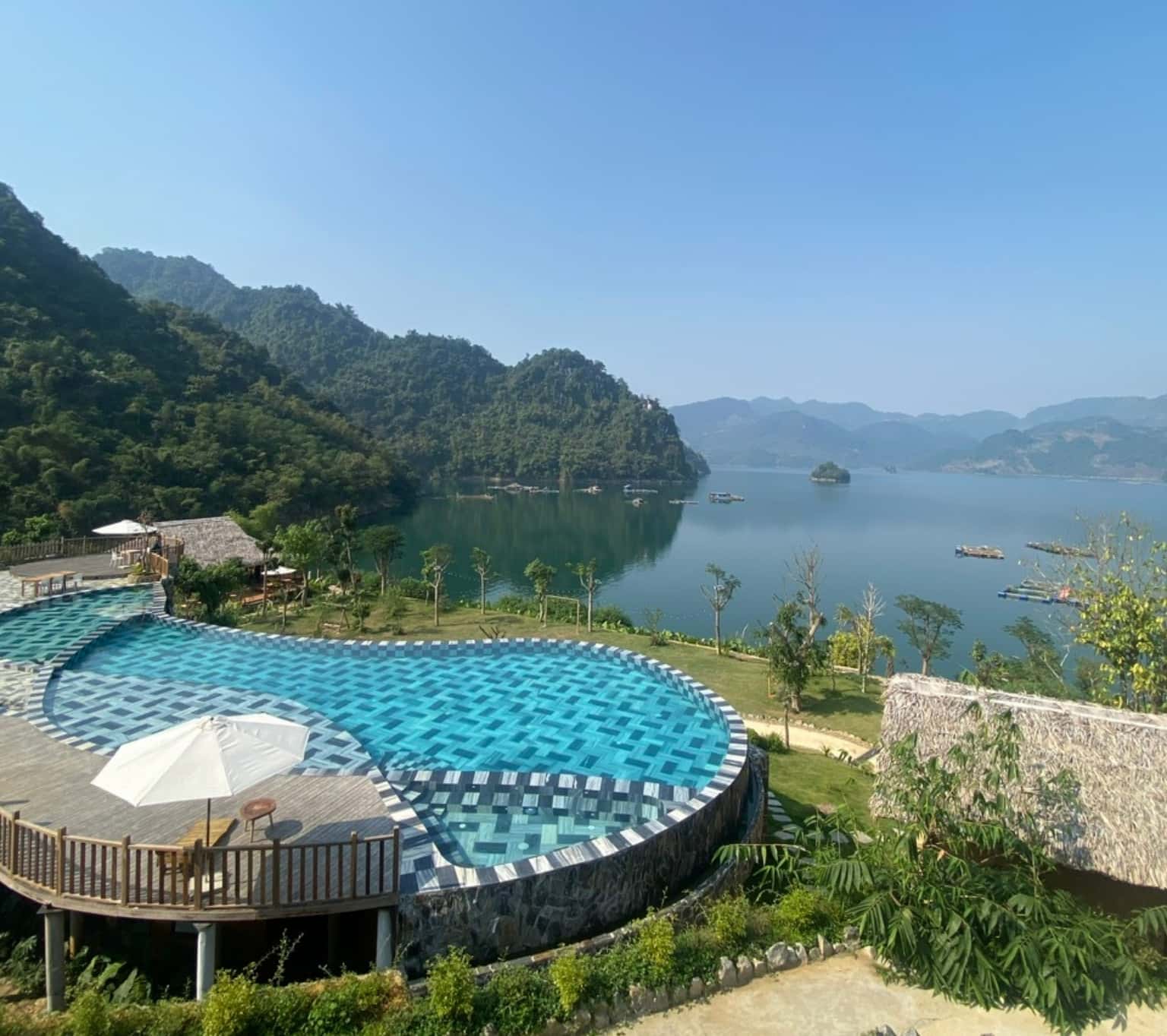 Bể bơi vô cực 250m2