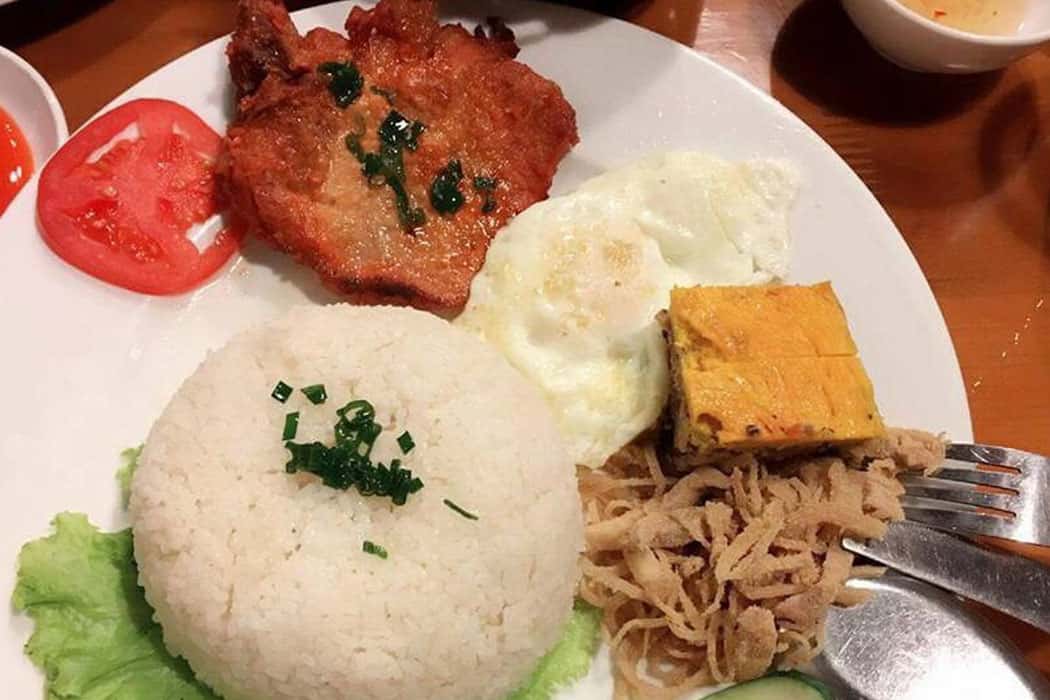 Quán cơm tấm Yến