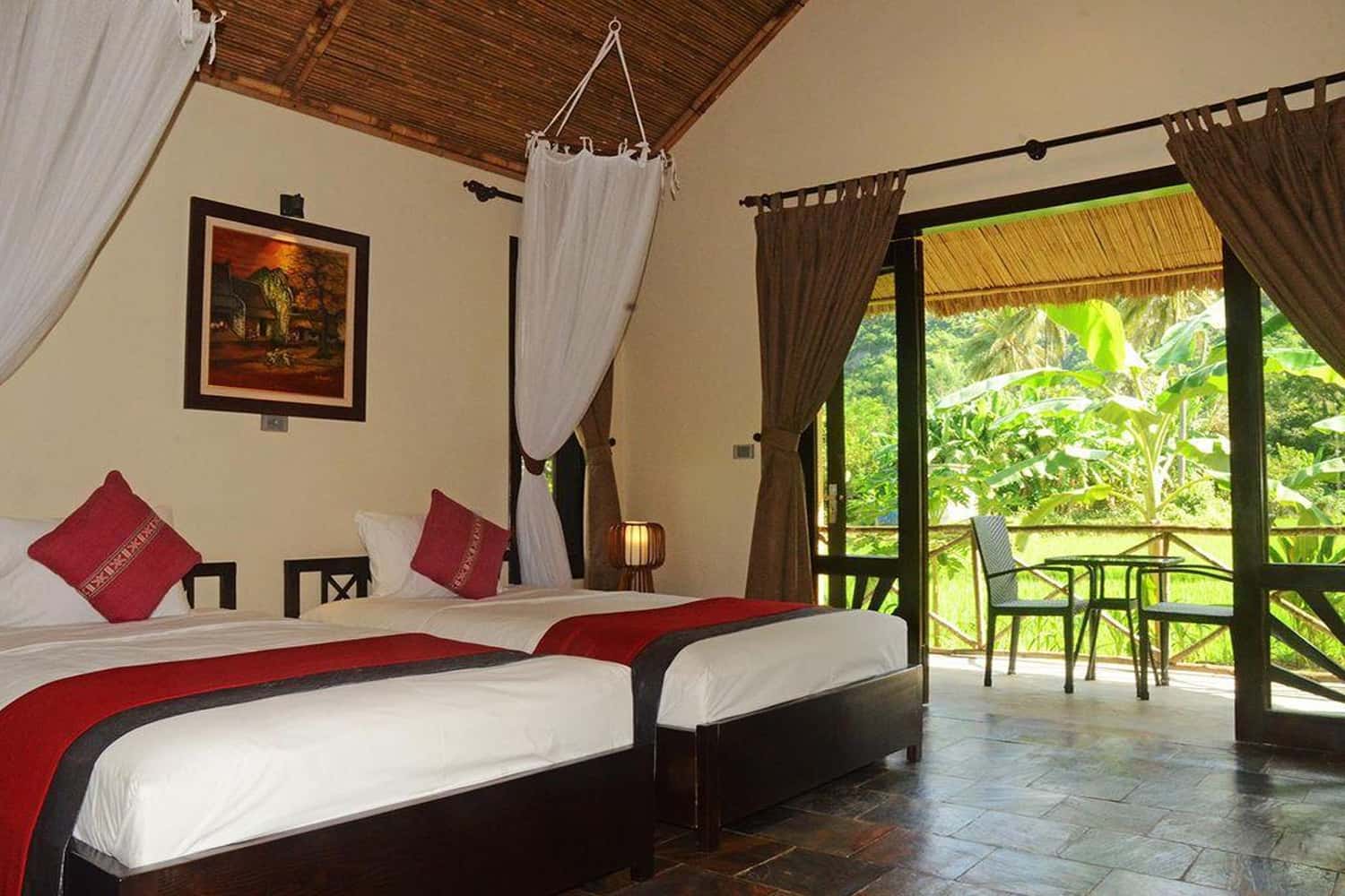 Phòng ngủ Mai Châu Villas