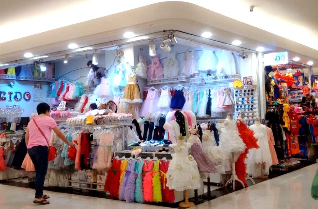 Gian hàng hiệu giá rẻ như Zara, Mango