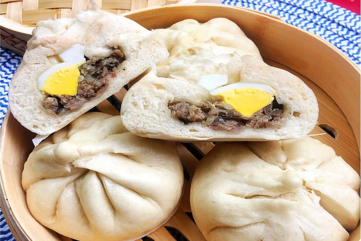 Bánh bao nhân thịt