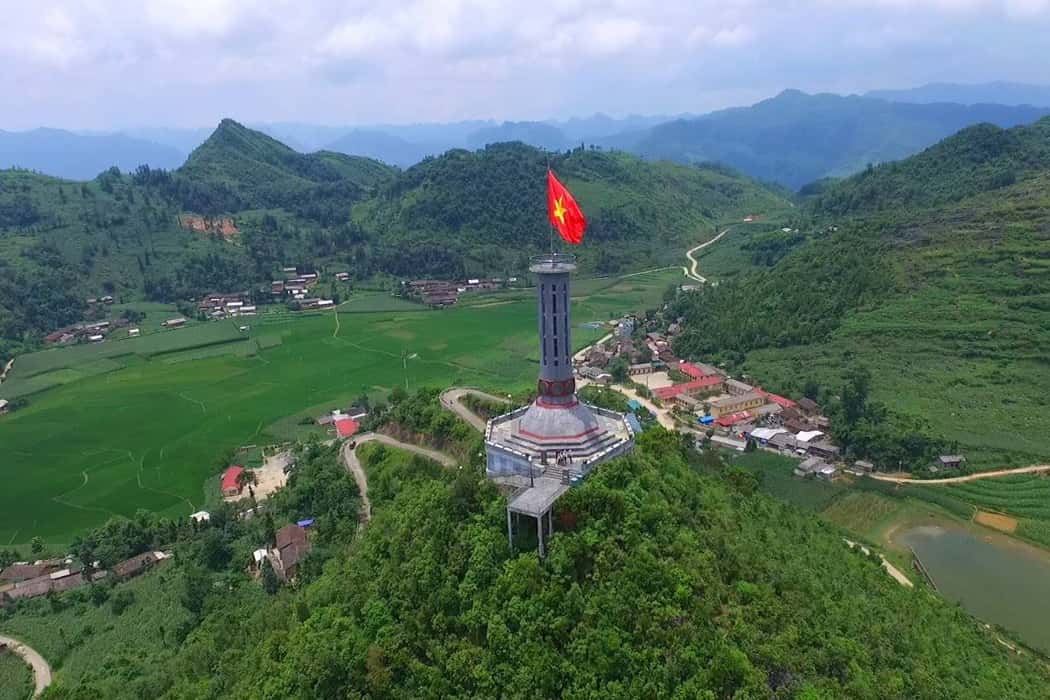 Cột cờ Lũng Cú – đánh dấu điểm cực Bắc của Tổ quốc