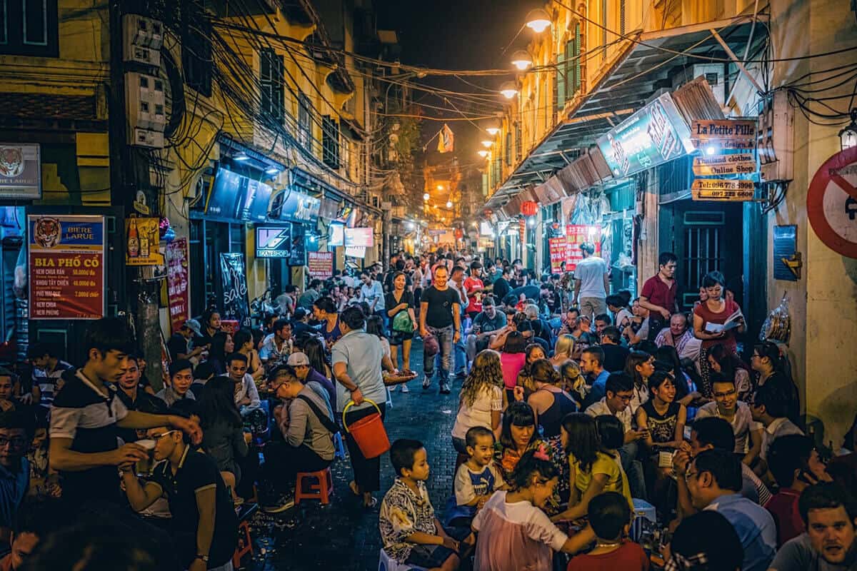 Đêm về tại Tạ Hiện 