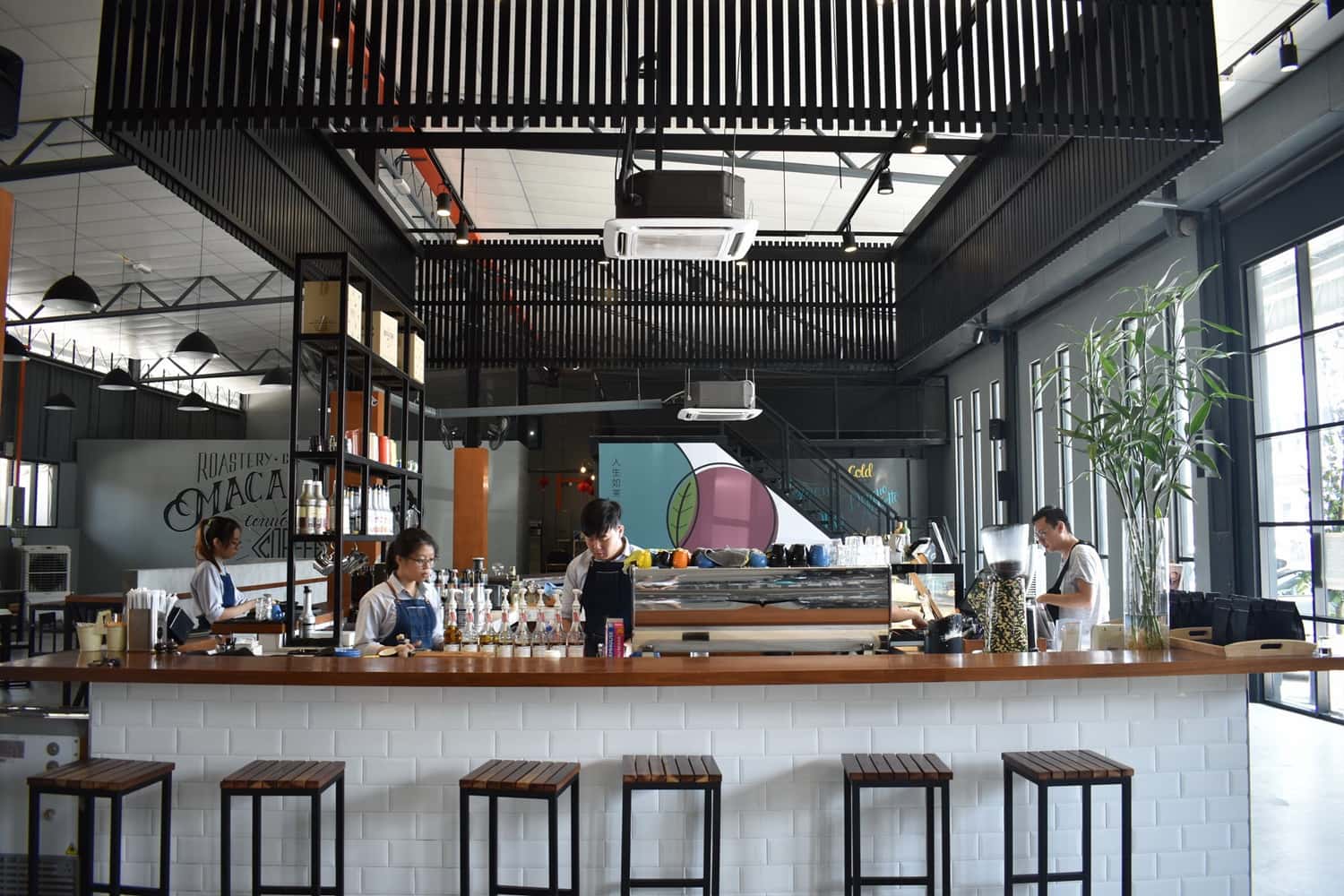 Macallum Connoisseur Coffee Company được trưng dụng lại từ một nhà kho được xây dựng