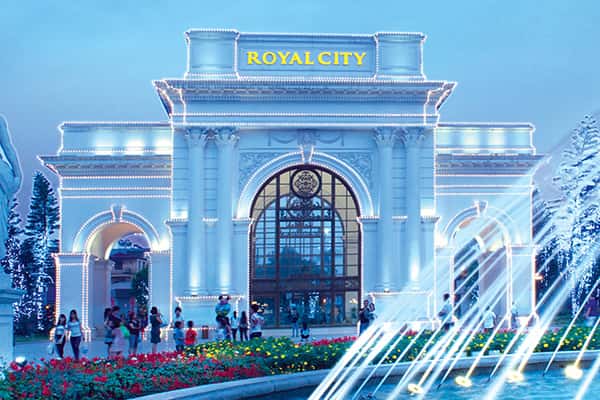 Khám phá Royal City: ở đâu, cách di chuyển, có gì chơi?