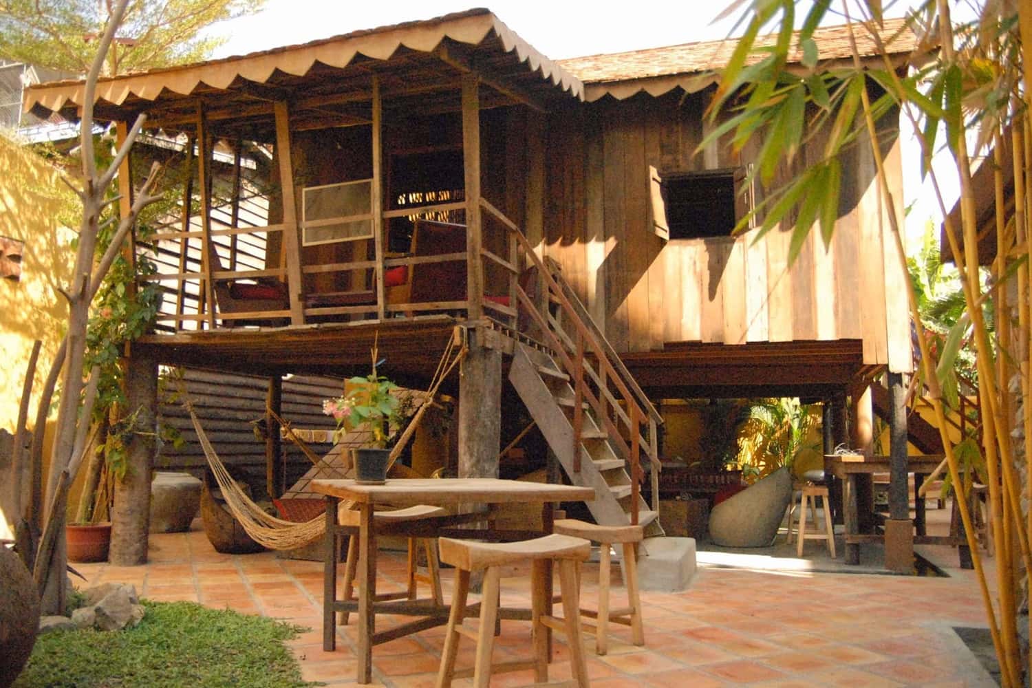 Quán bar Asana - Campuchian House