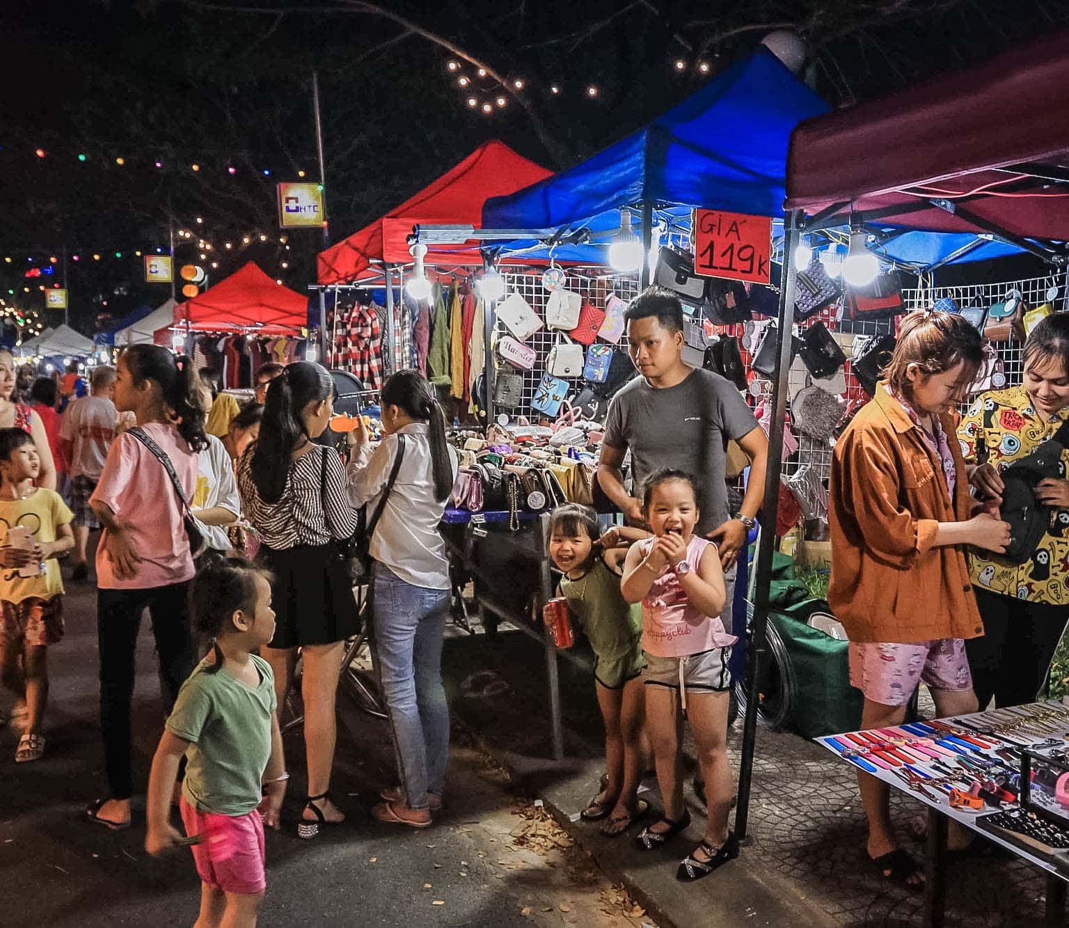 Chợ đêm Thanh Khê Tây
