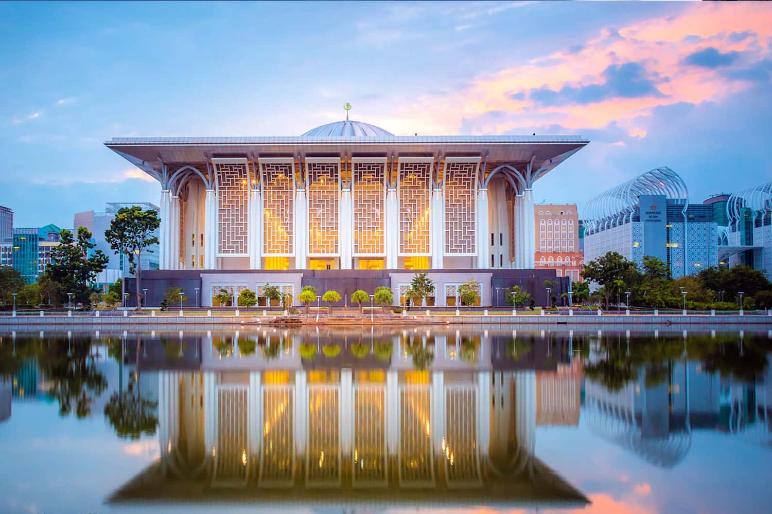  Đền Iron Mosque, Putrajaya