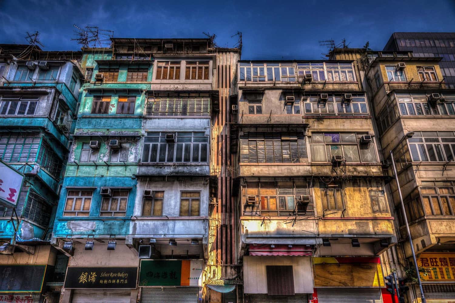 Tong Lau