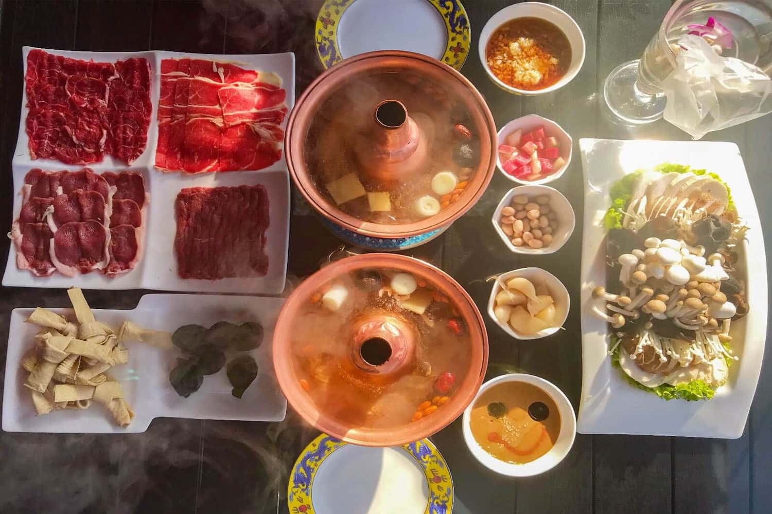Thưởng thức lẩu nóng giữa mùa đông