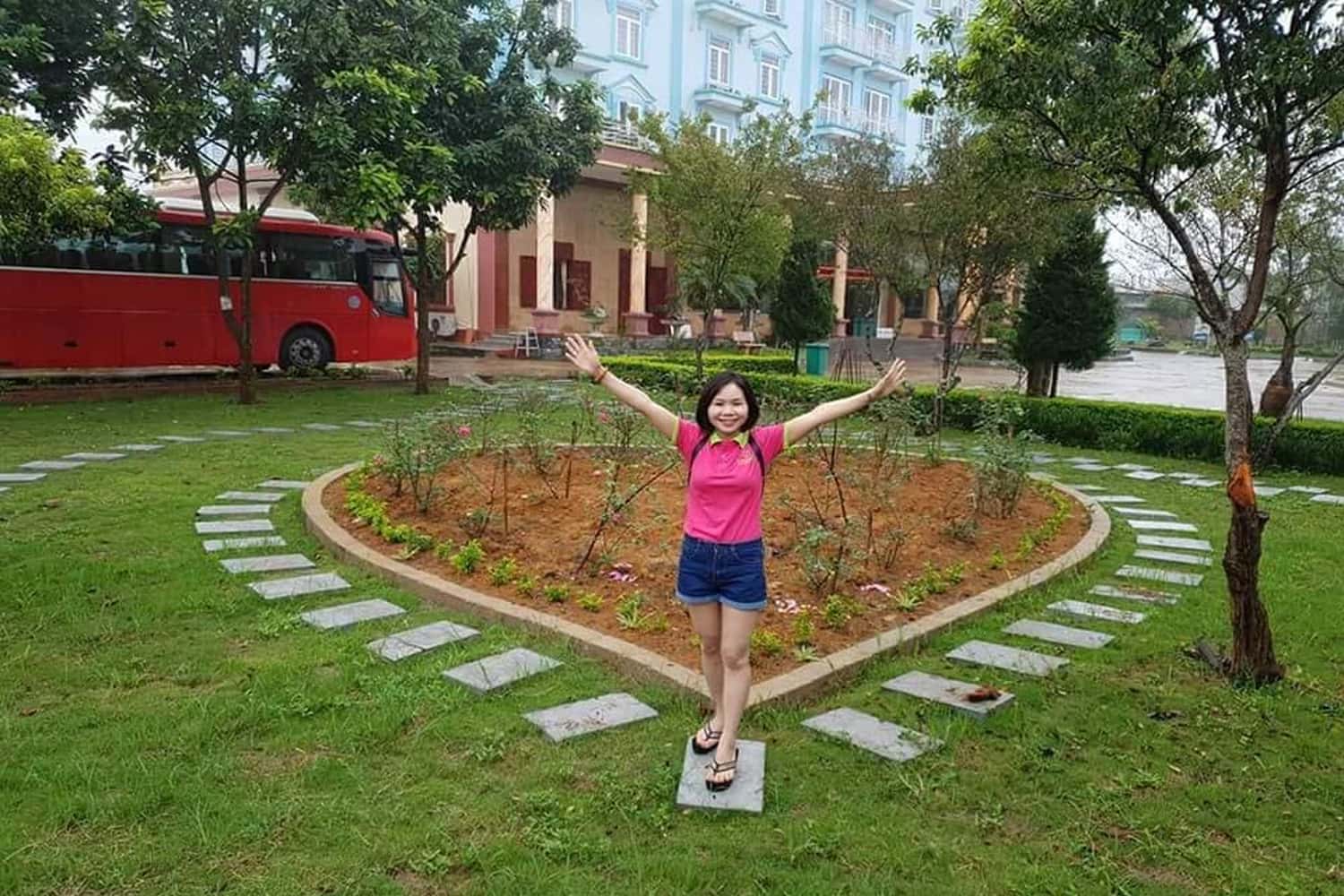 Khuôn viên Khách sạn Sao Xanh