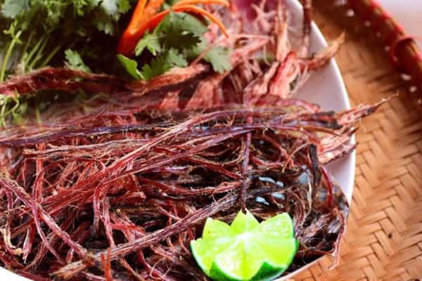 Thịt trâu gác bếp