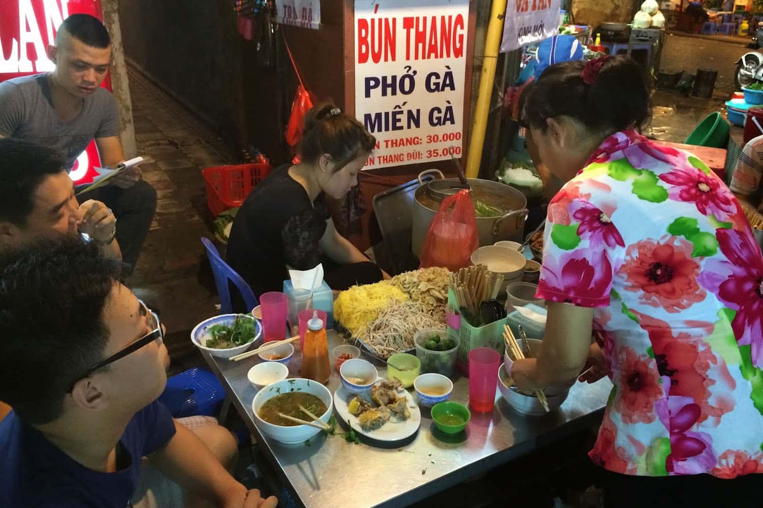 Bún thang Bà Đức Cầu Gỗ