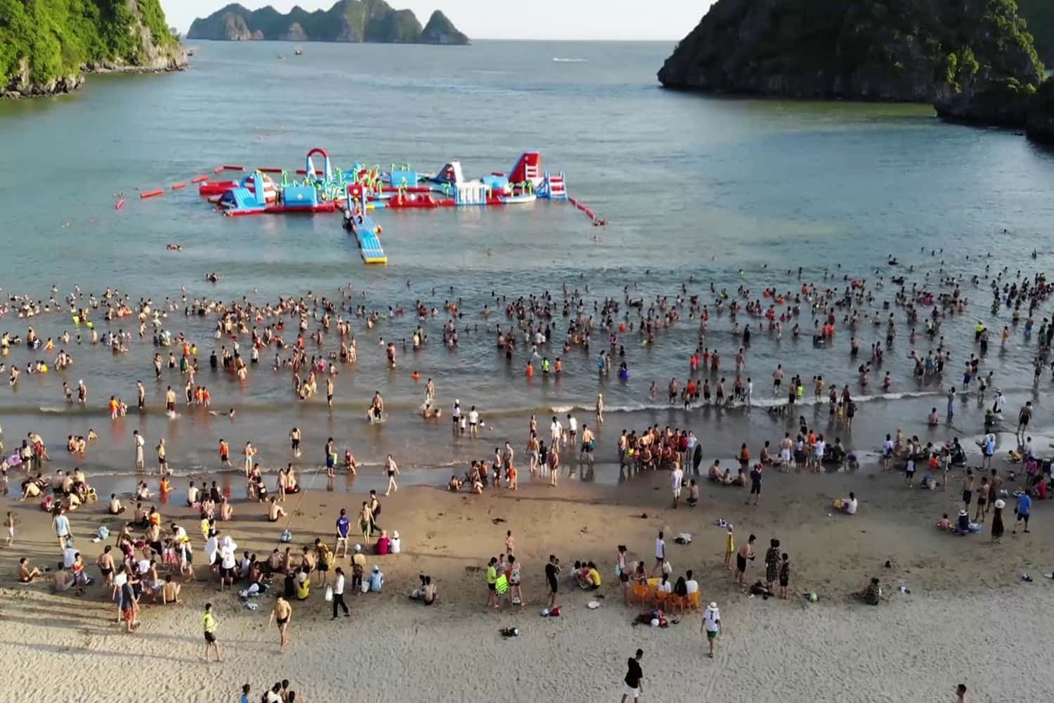 Bãi tắm Tùng Thu