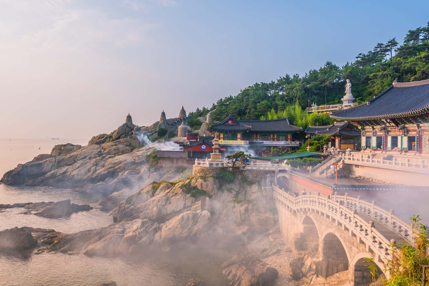 Chùa cổ Haedong Yonggungsa