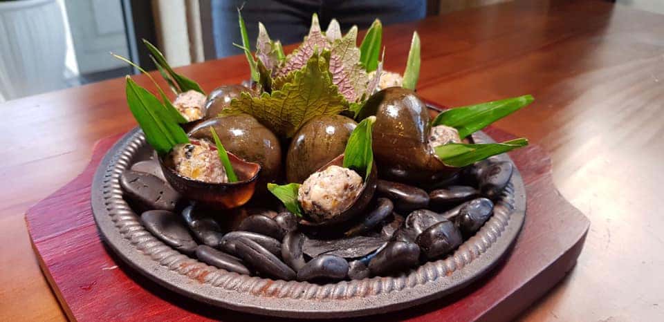 Ốc hấp lá gừng