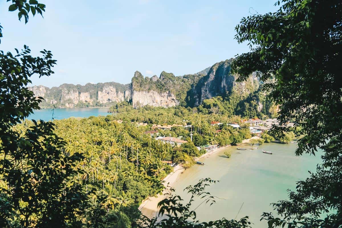 Ngắm nhìn toàn cảnh Railay từ trên cao tại Railay Viewpoint