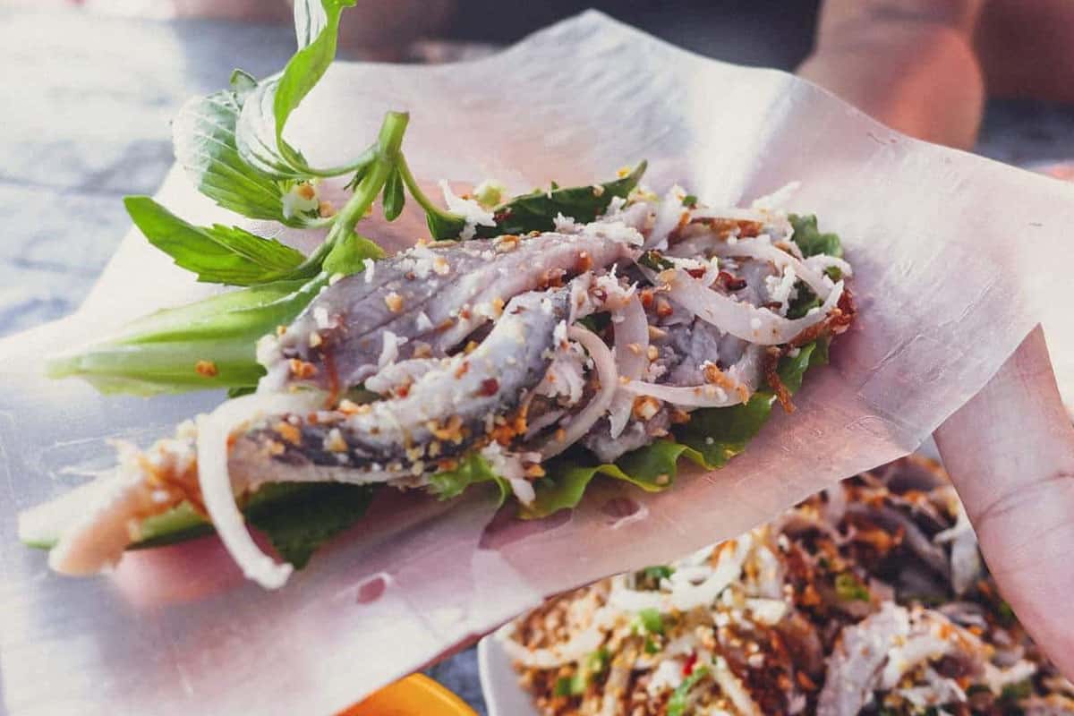 Ăn uống ở hồ Quan Sơn