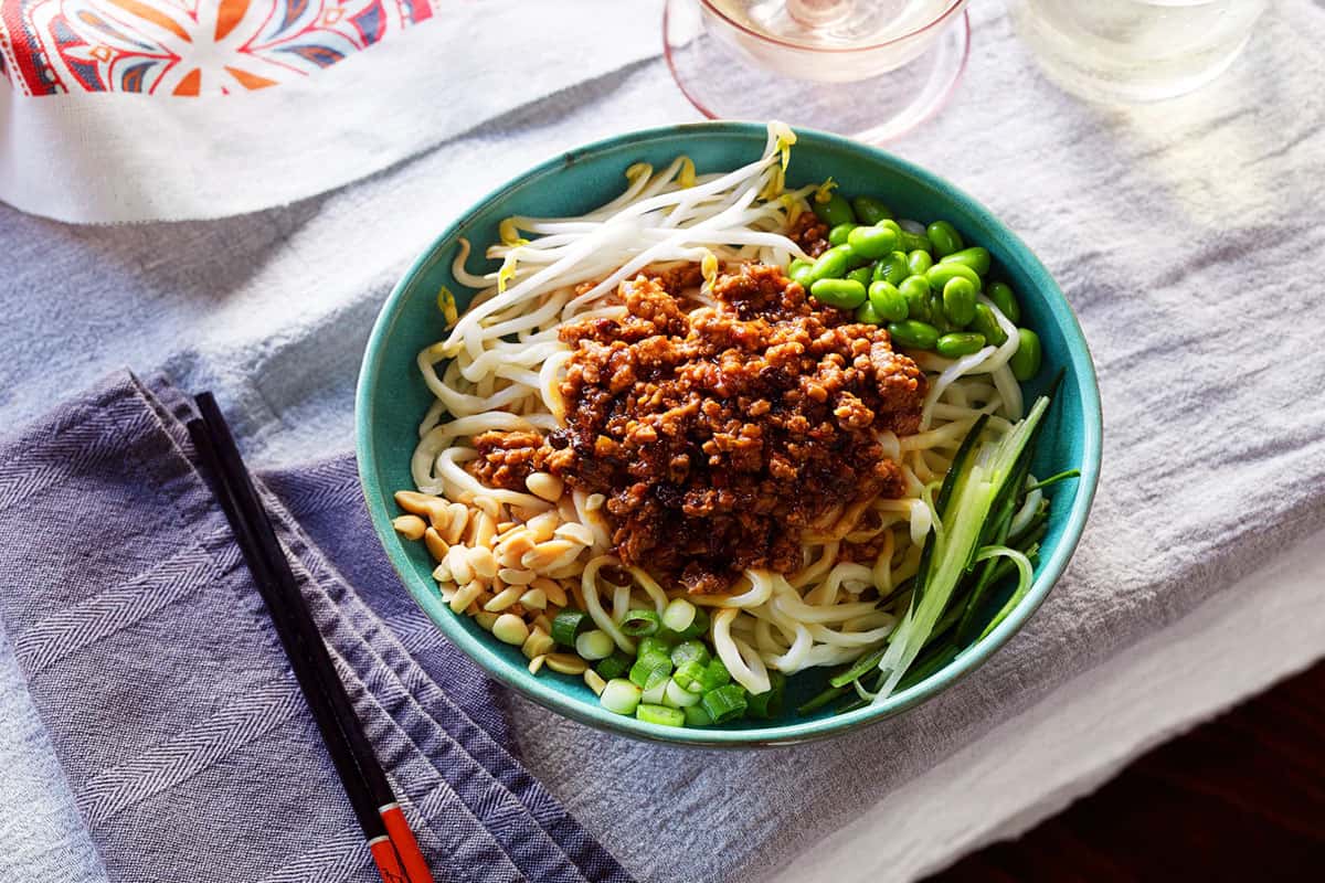 Mì với đậu tương - Zhajiang Mian