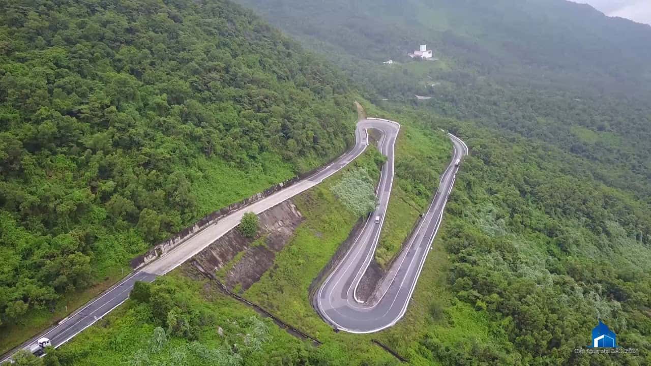 Đường đèo Hải Vân