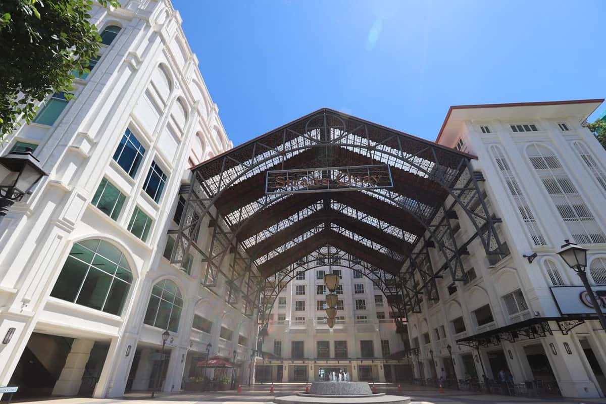  Dạo chơi ở trung tâm thương mại Straits Quay Marian