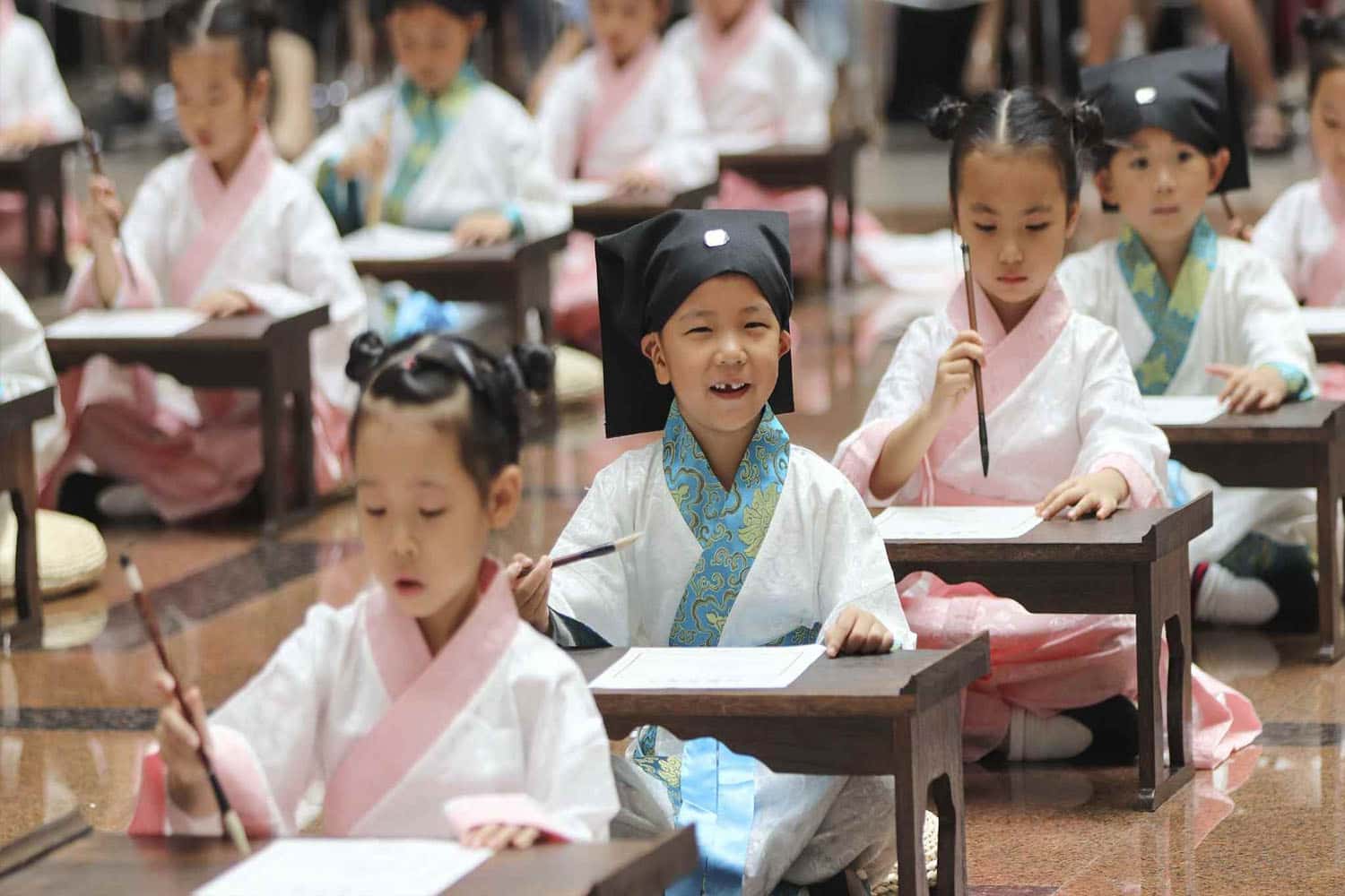 Tham gia lớp học để tìm hiểu văn hóa truyền thống Trung Quốc