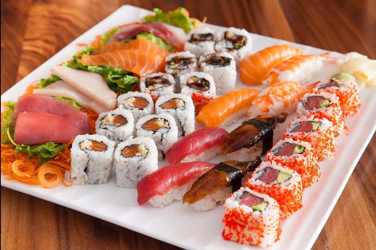 Sushi ngon