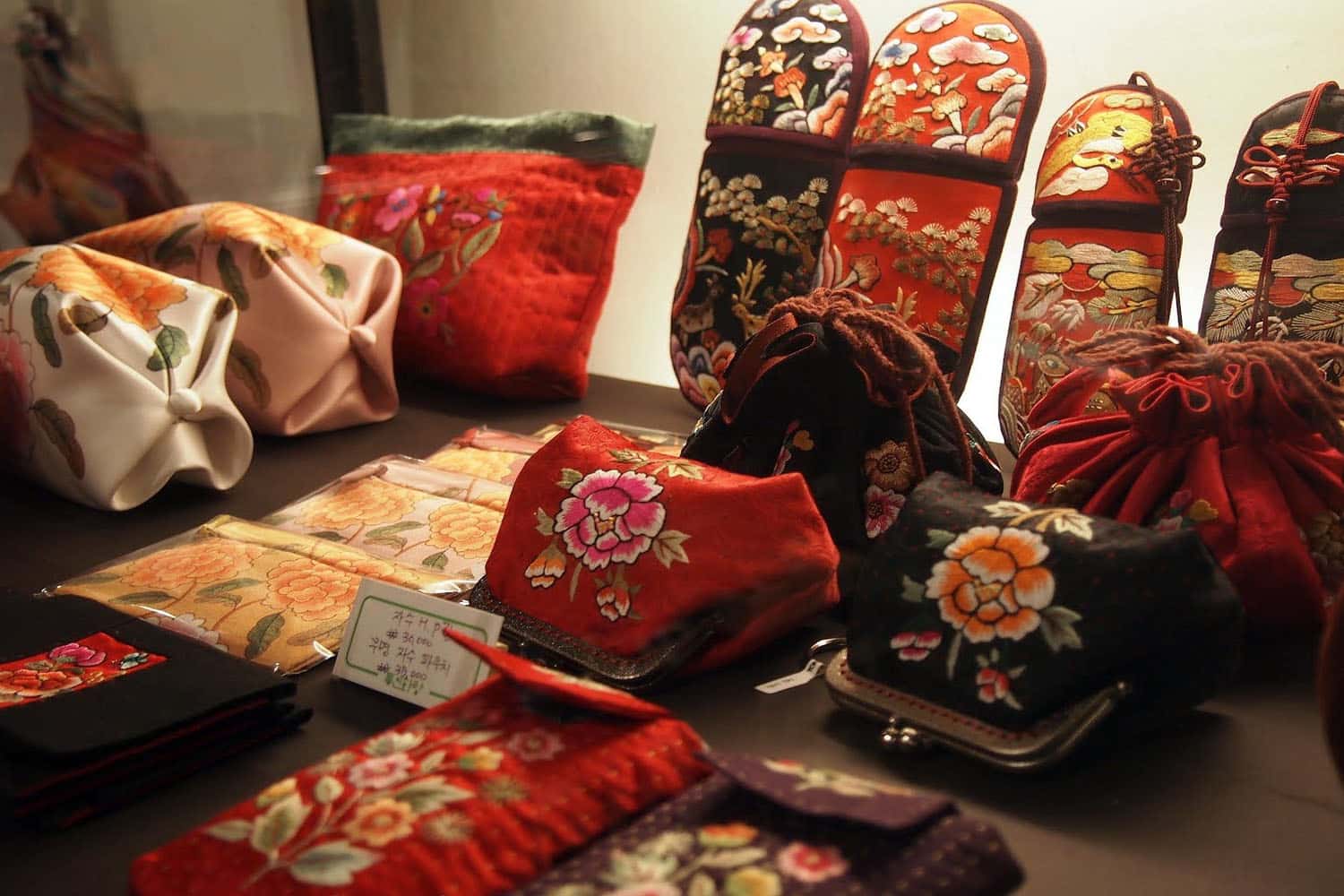 Quà lưu niệm và đồ handmade