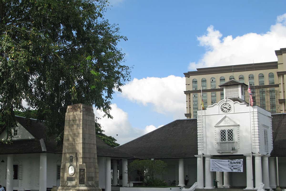 Tháp đồng hồ tưởng niệm Charles Brooke tại Kuching, Sarawak