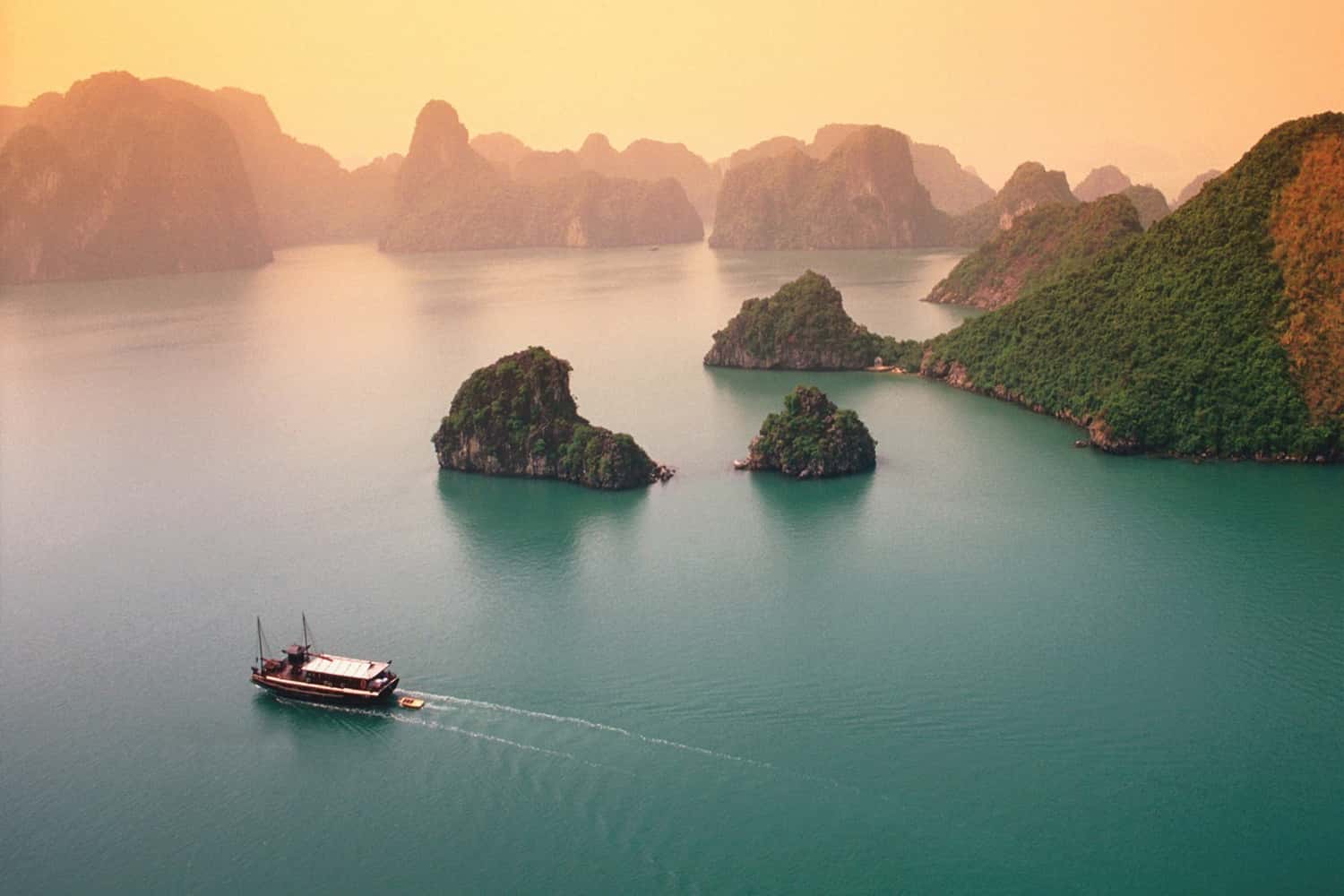 Cảnh đẹp mùa hè ở Cát Bà