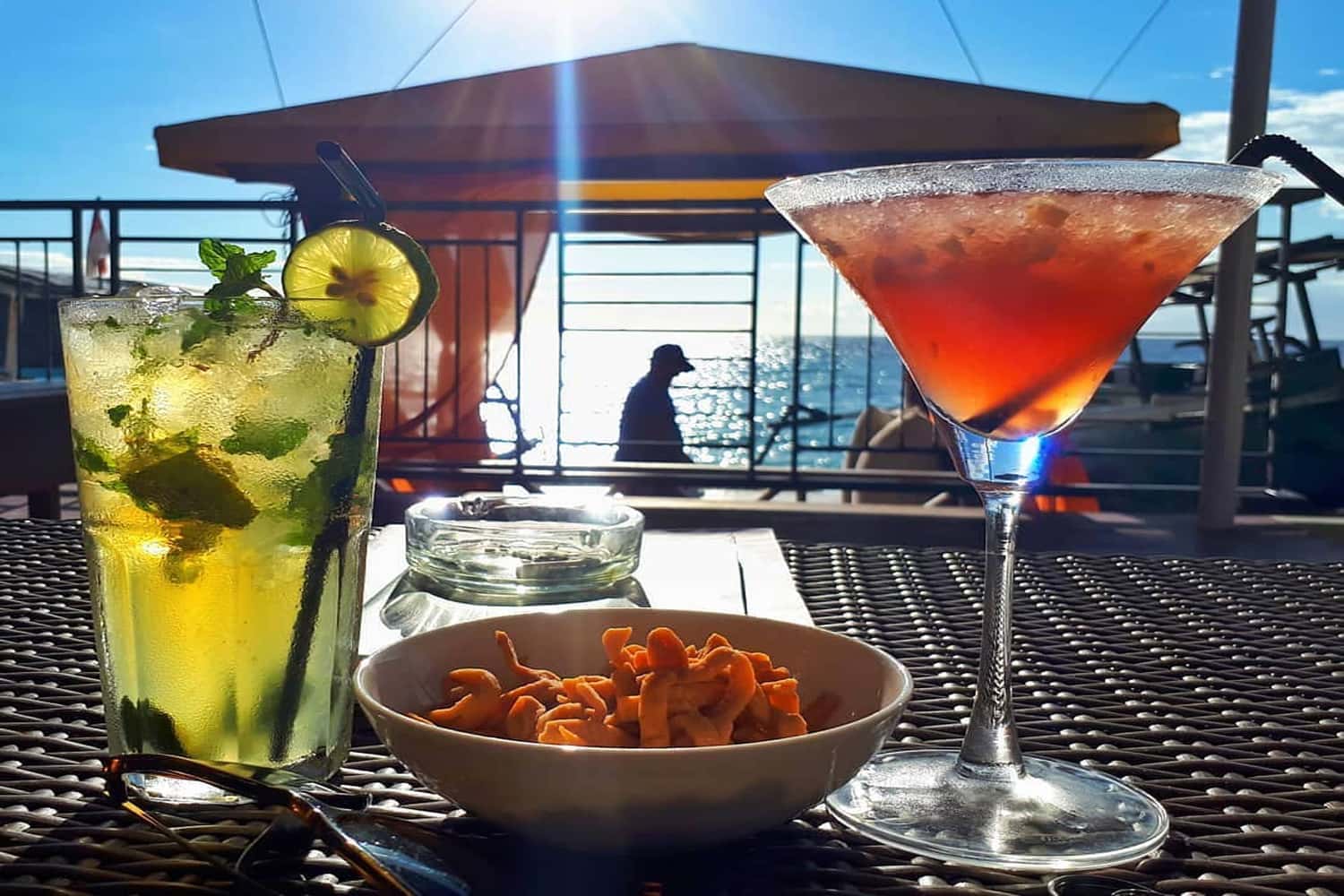 Cocktail Lounge
