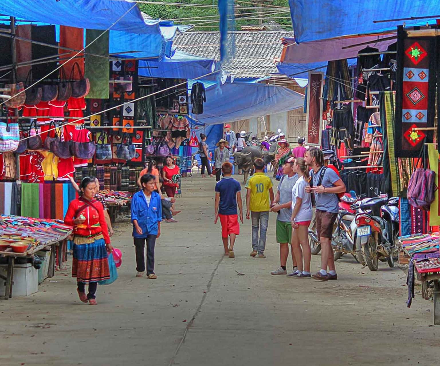Chợ phiên Sapa