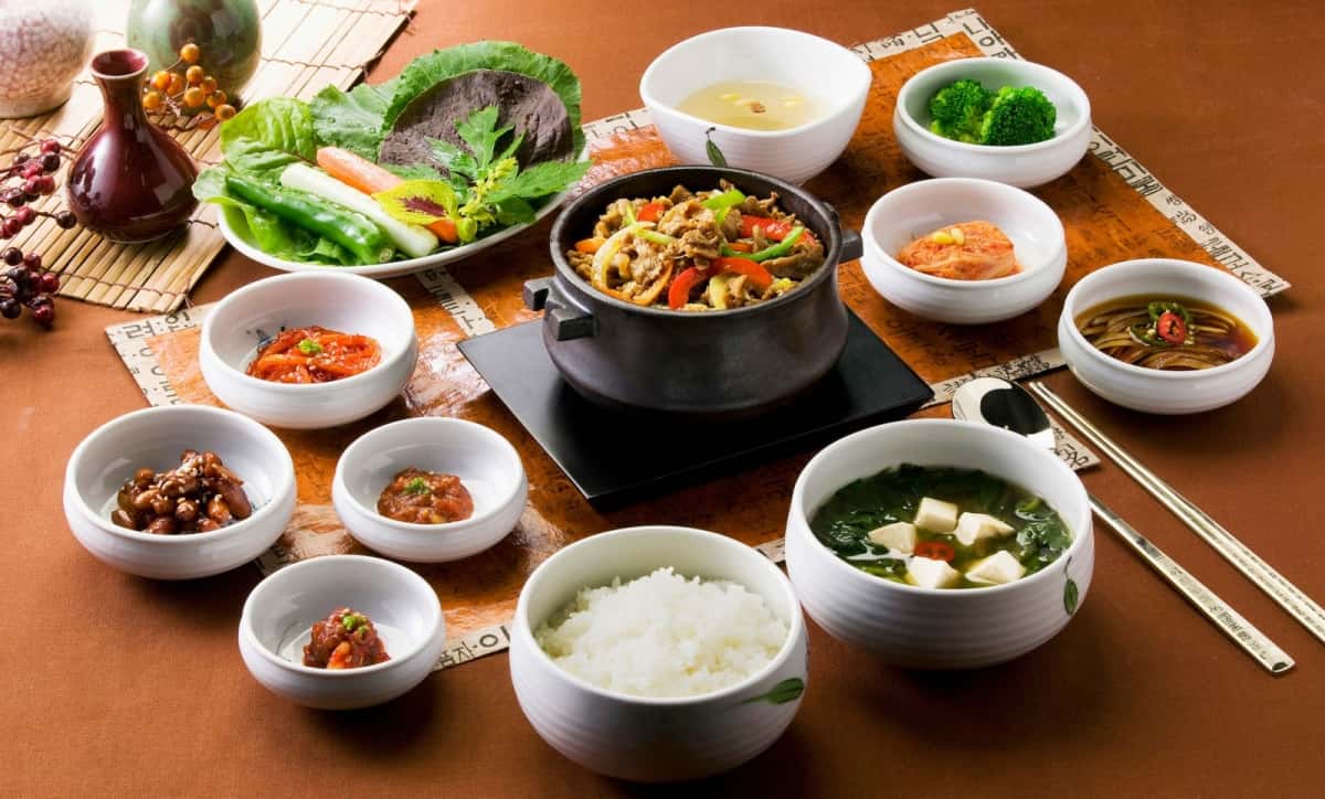 Thưởng thức ẩm thực