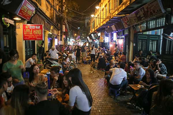Phố Tạ Hiện - Con phố “không ngủ” giữa lòng Hà Nội 