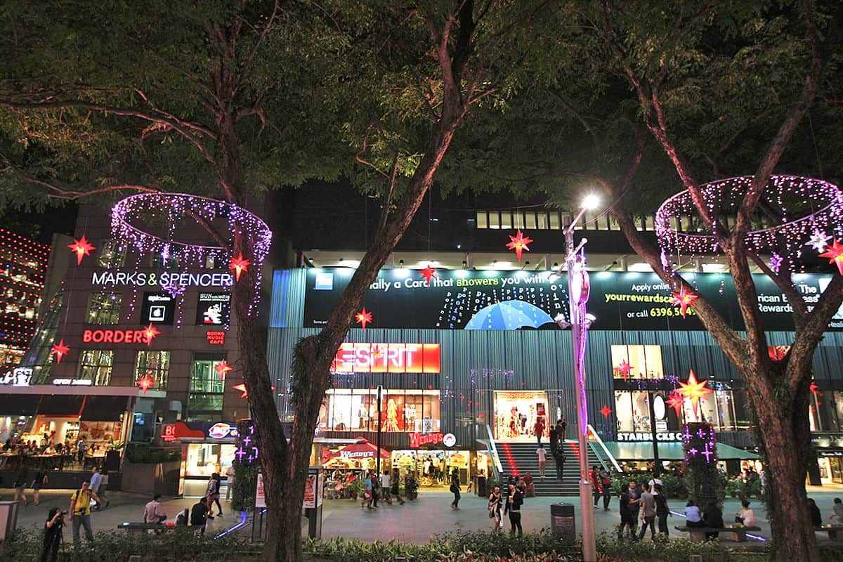 Mua sắm trên đường Orchard