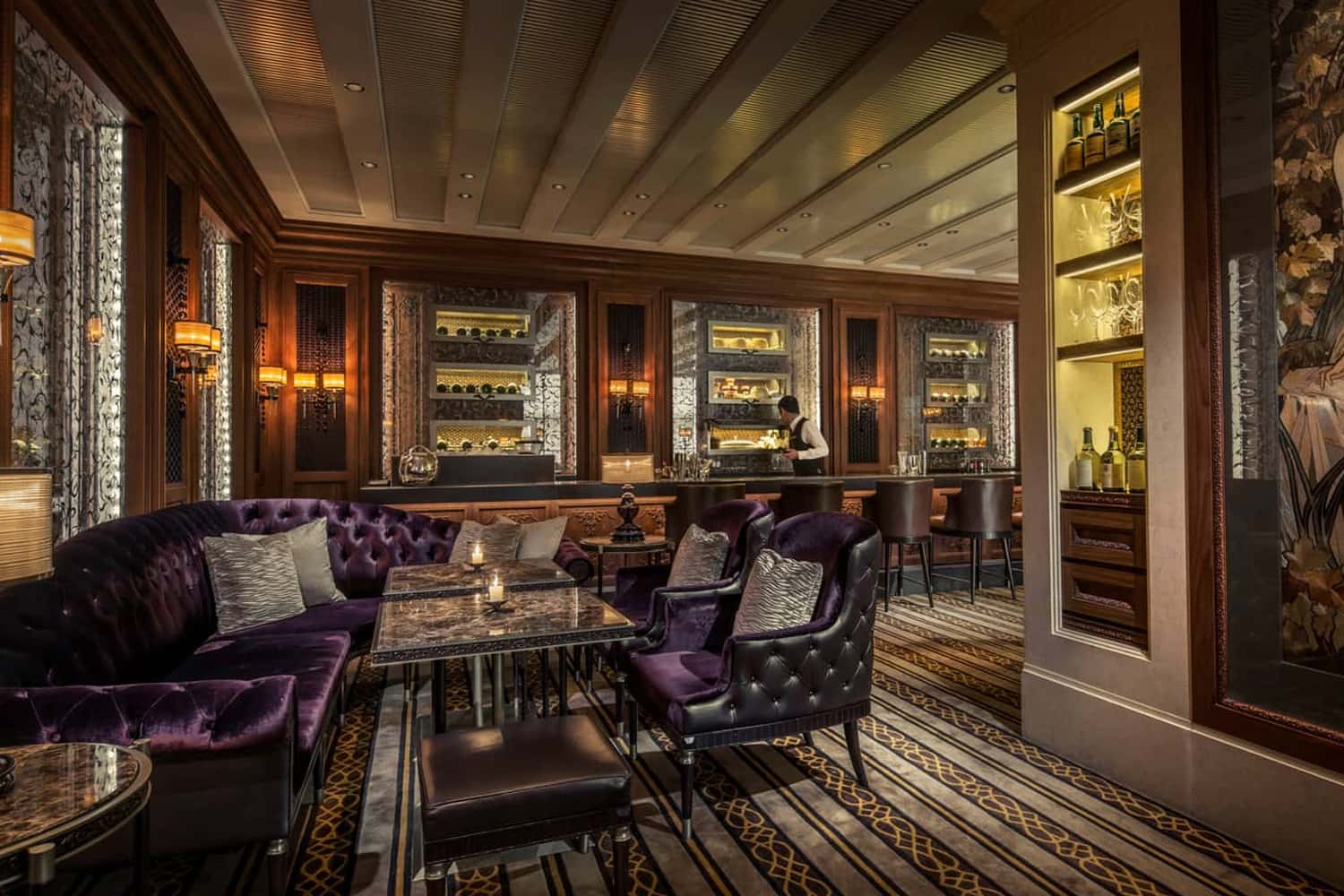 Quán bar Blue Bar, Four Seasons Hotel