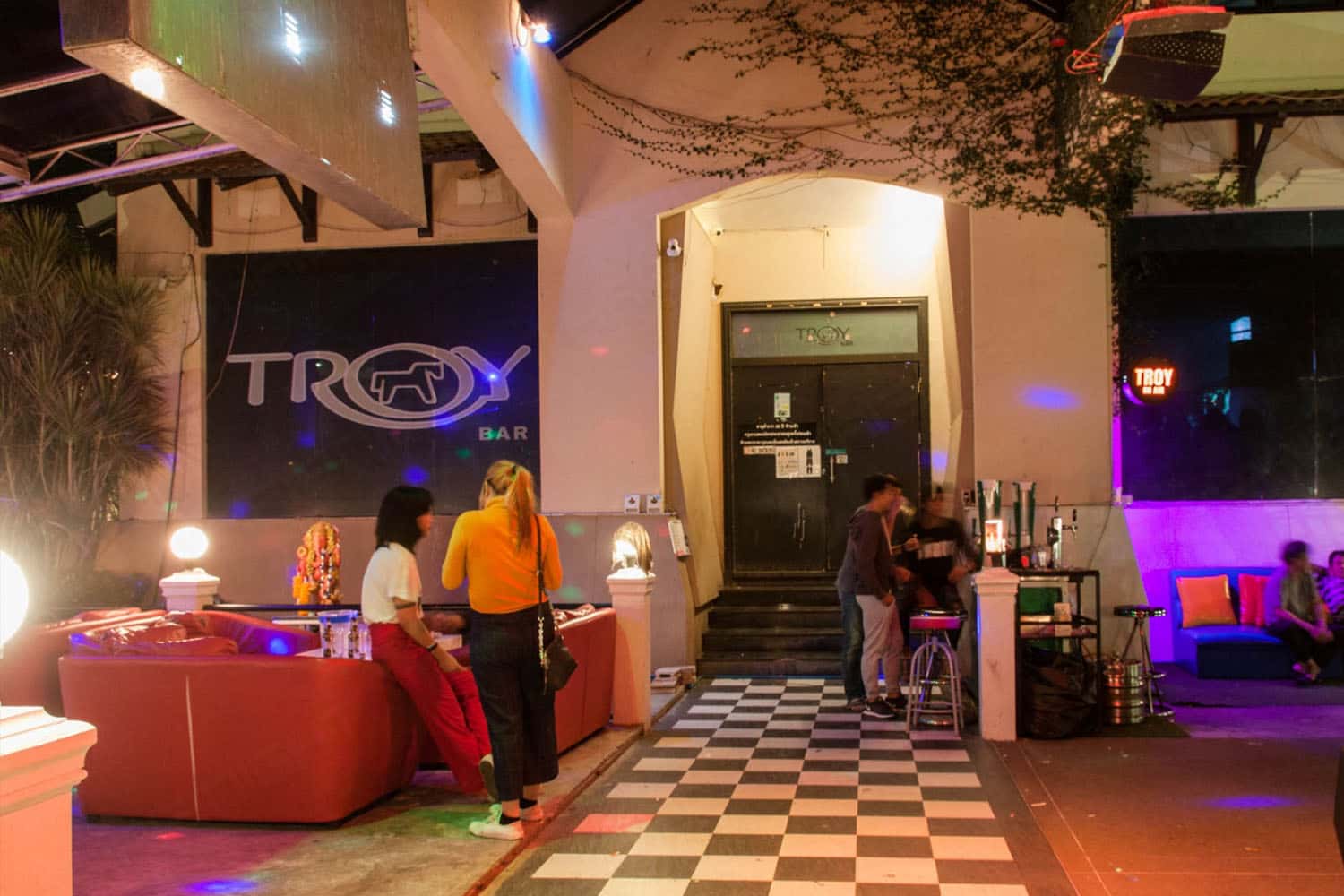 Troy Bar