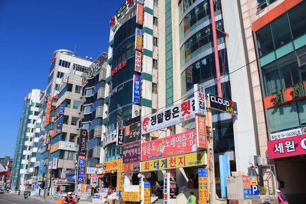 Vương quốc hải sản tươi sống Millak (민락회타운)