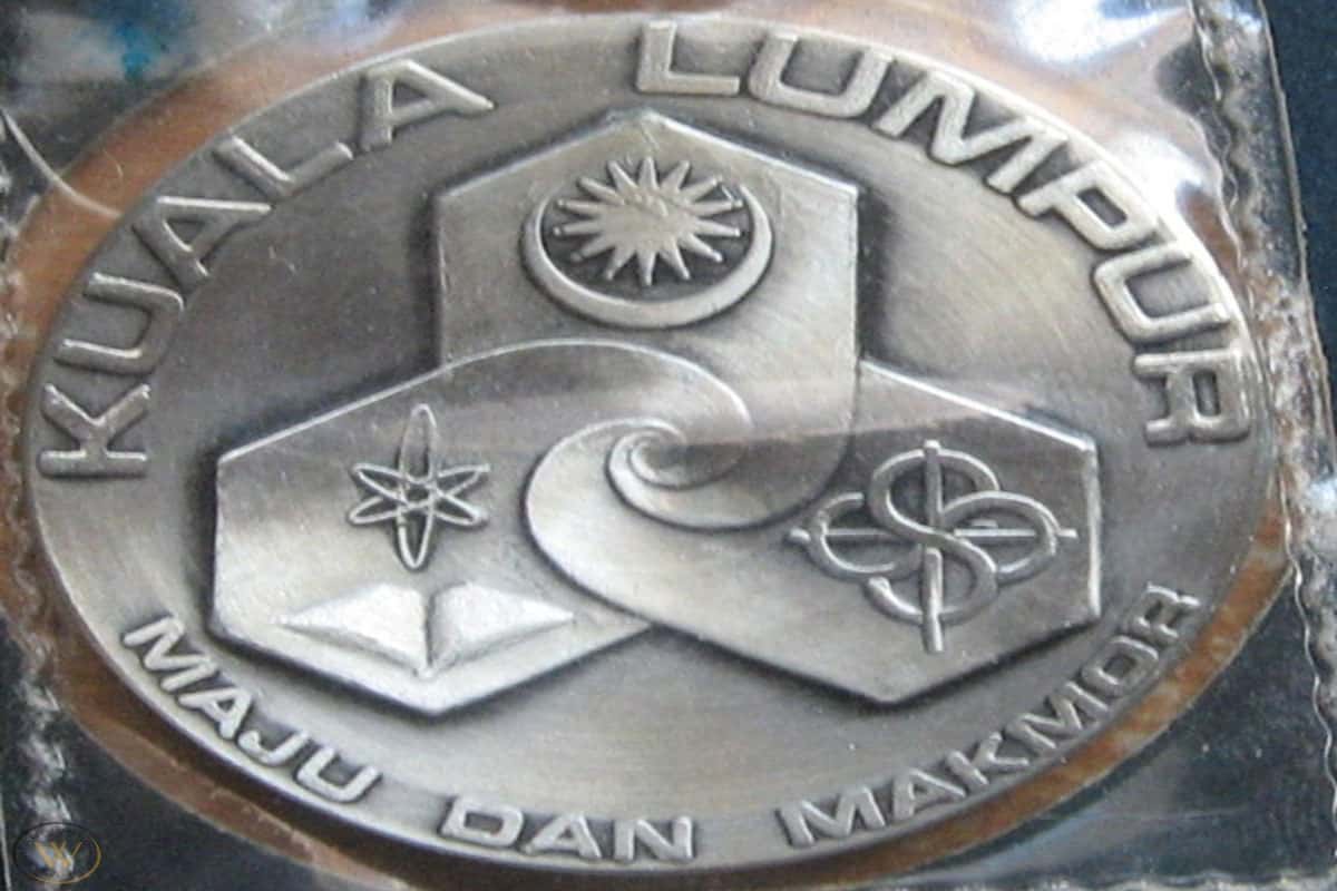 Món đồ làm bằng thiếc 