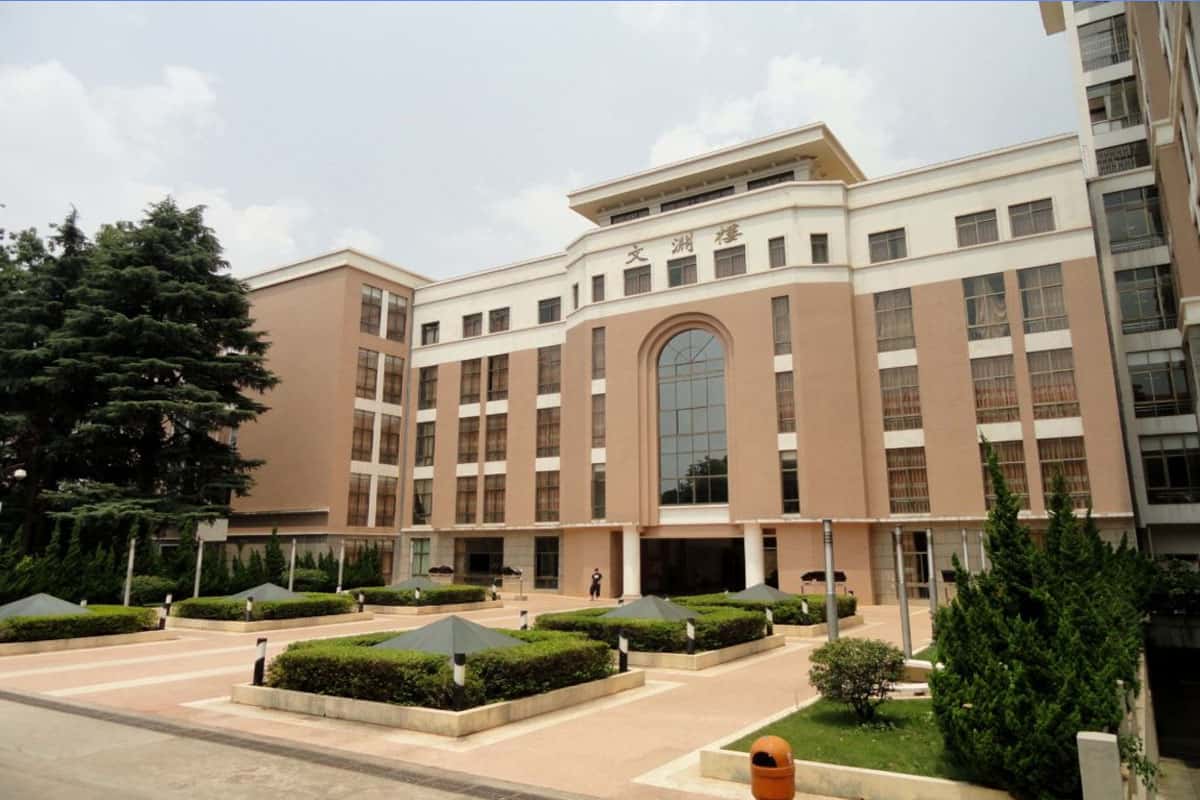 Đại học bách khoa Côn Minh