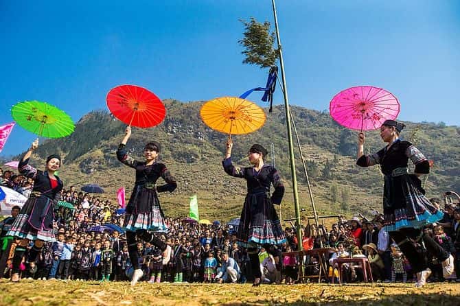 Lễ hội Gầu Tào được tổ chức đông vui nhất trong năm của người Mông