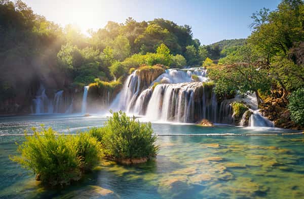 Khám phá Hòn Bà - bãi biển đẹp mê người tại Nha Trang