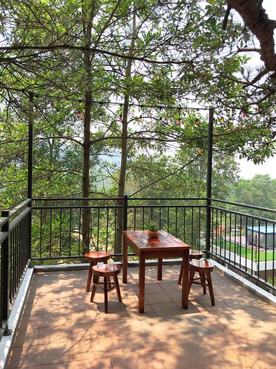 Ban công uống cafe thư giãn 