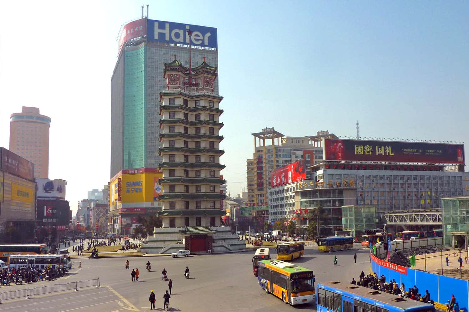 Khám phá quảng trường Erqi