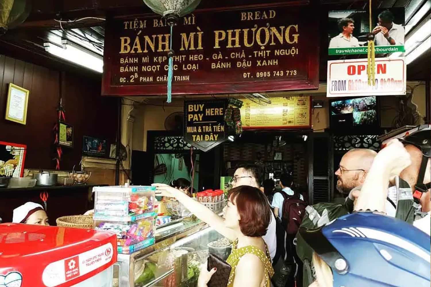 Quán bánh mì Phượng