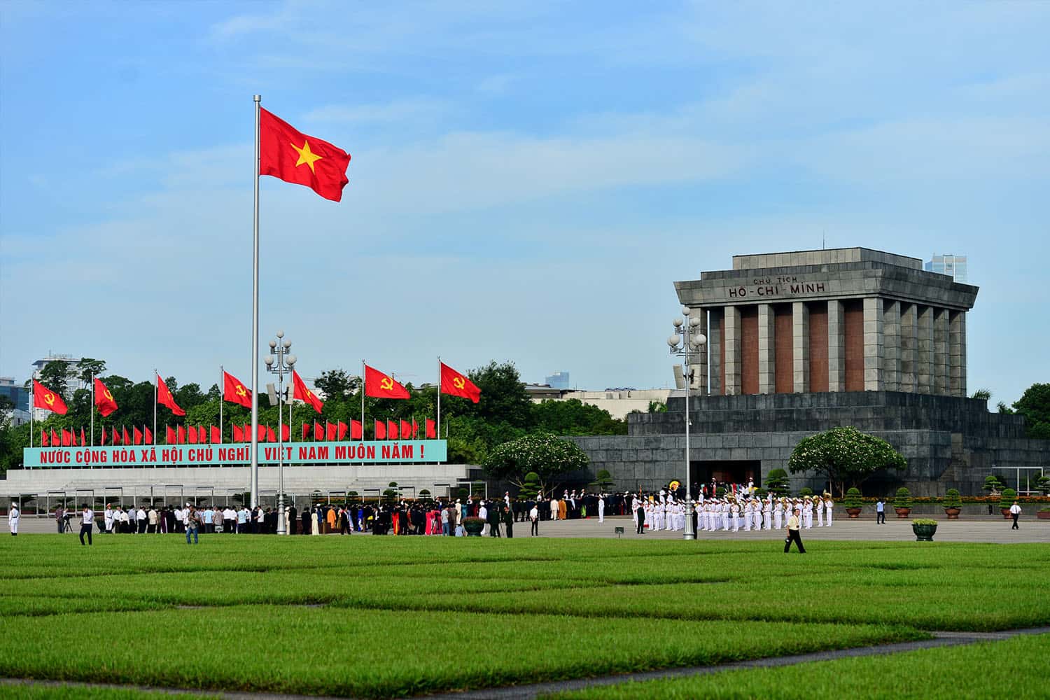 Viếng thăm Lăng Bác – Quảng trường Ba Đình