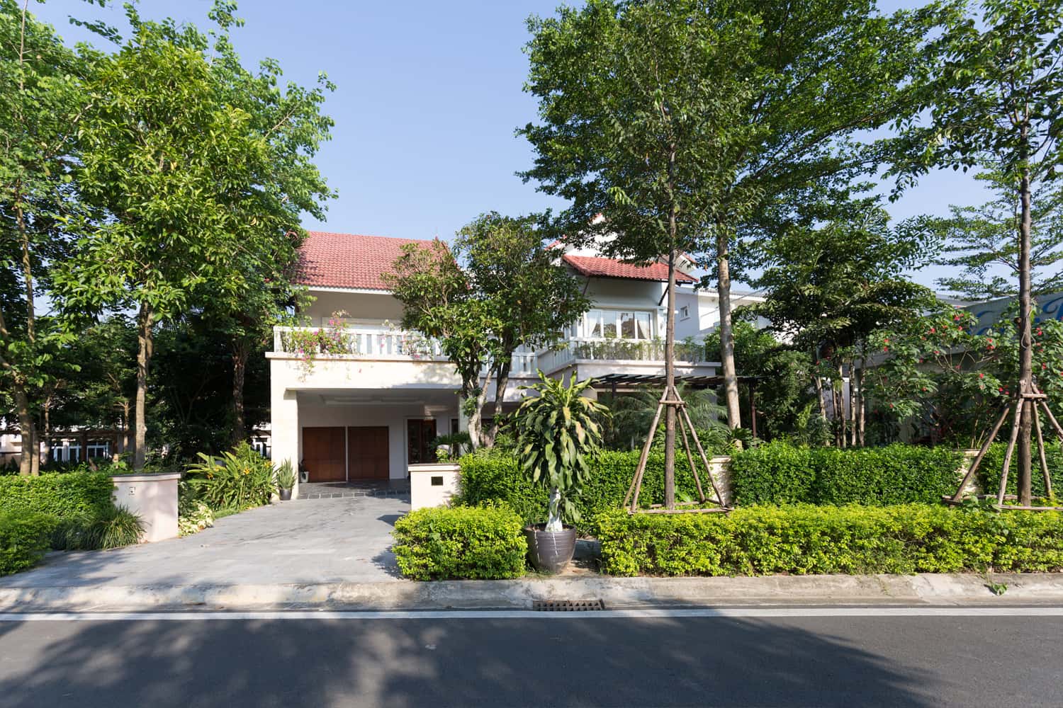Căn Executive Pool 
