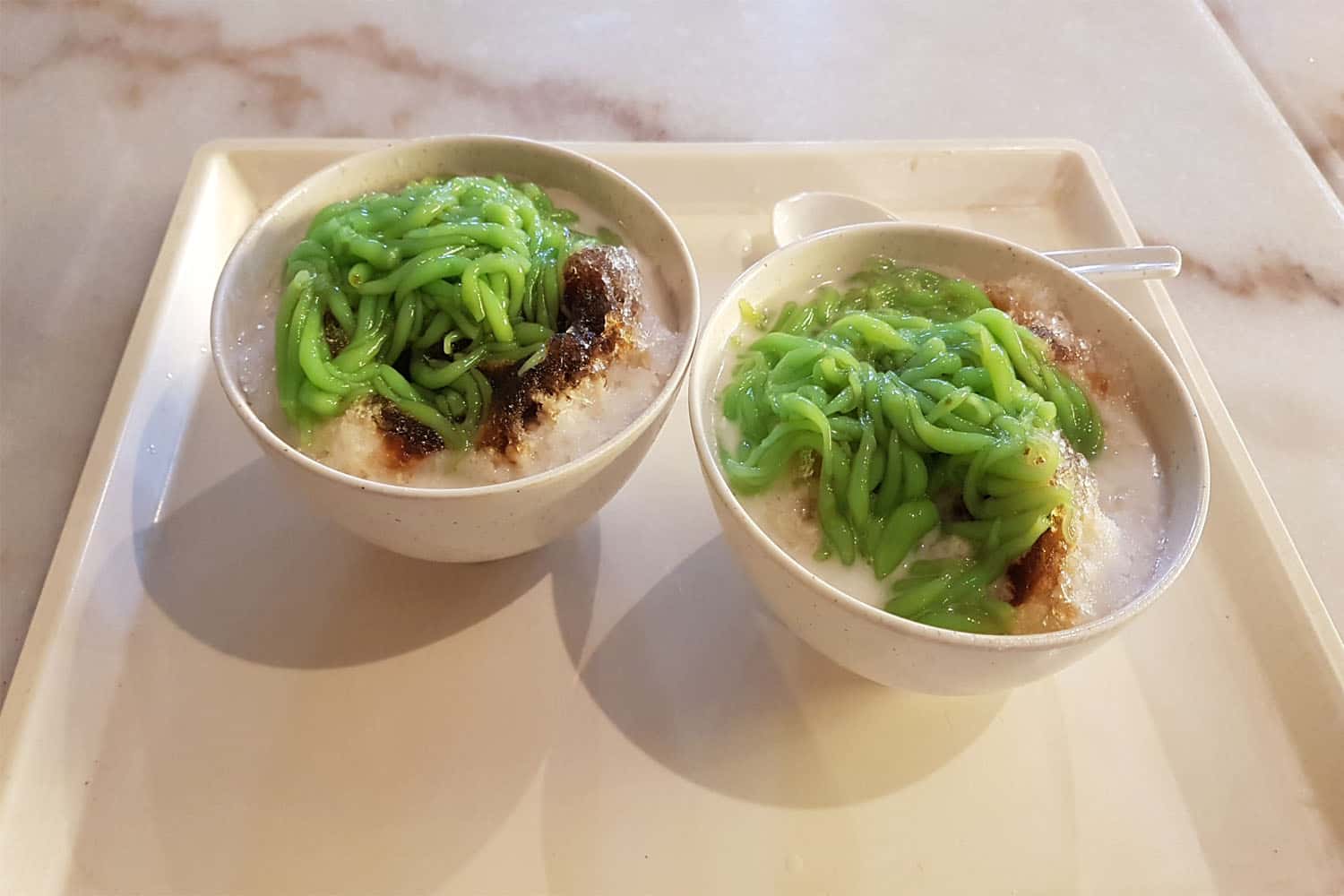 Thưởng thức những món ngon địa phương