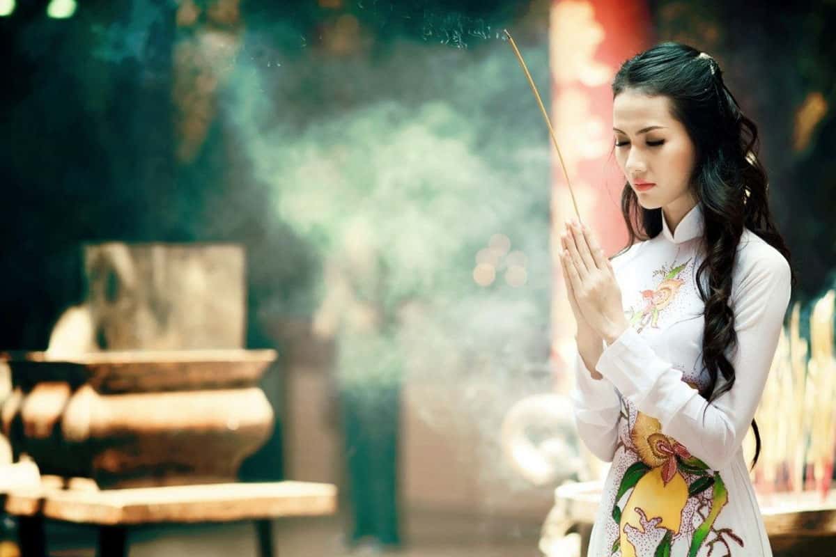 Cách hành lễ đúng